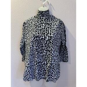 Chicos Woman's Leopard print Top 3/4sleeve mock neck Size 2